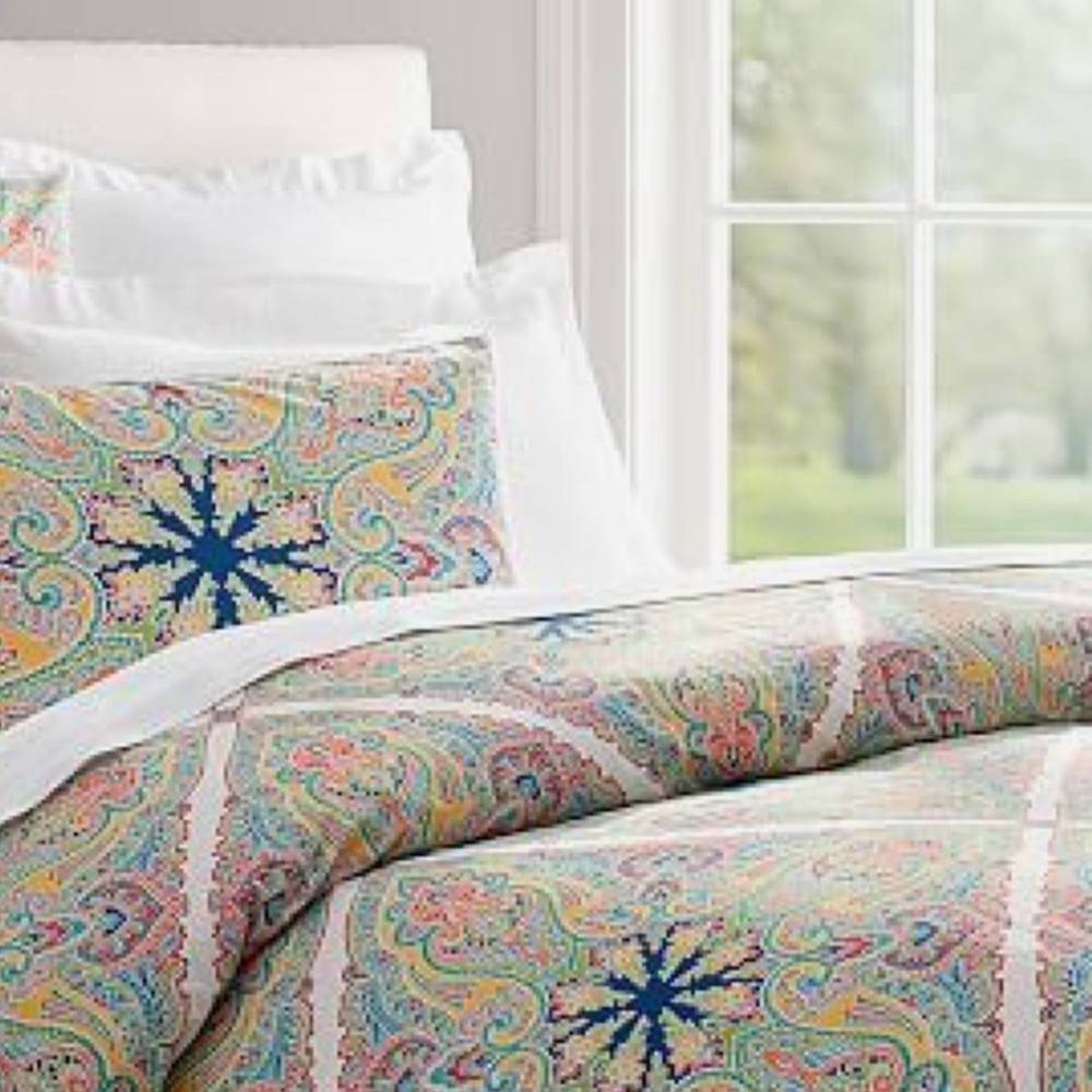 Penelope Medallion Organic Duvet Cover & Shams